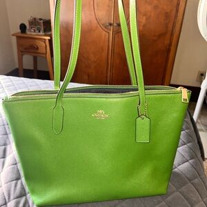 Coach Tote-Kelly Green